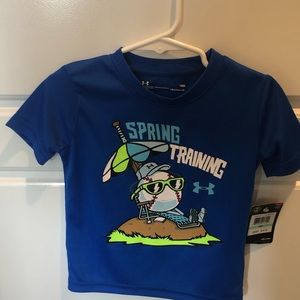 Boys 18 M Under Armour shirt